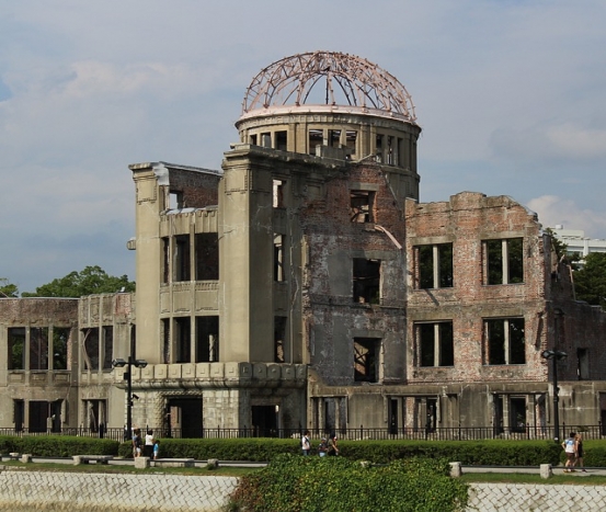 Além das bombas usadas contra Hiroshima e Nagasaki, os EUA tinham ainda uma terceira, mas que nunca foi lançada